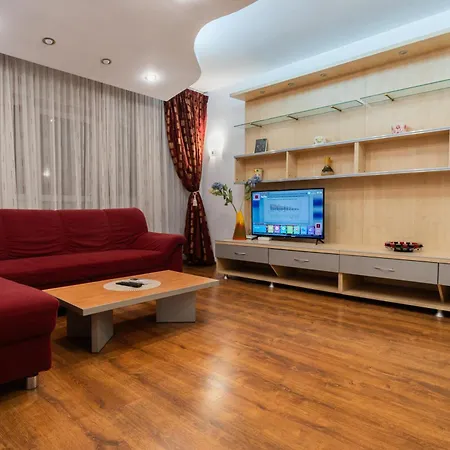 Ultra Central Retreat - Palace Of Parliament View Apartment